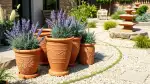 Mediterrane Terrakotta-Pflanzgefäße